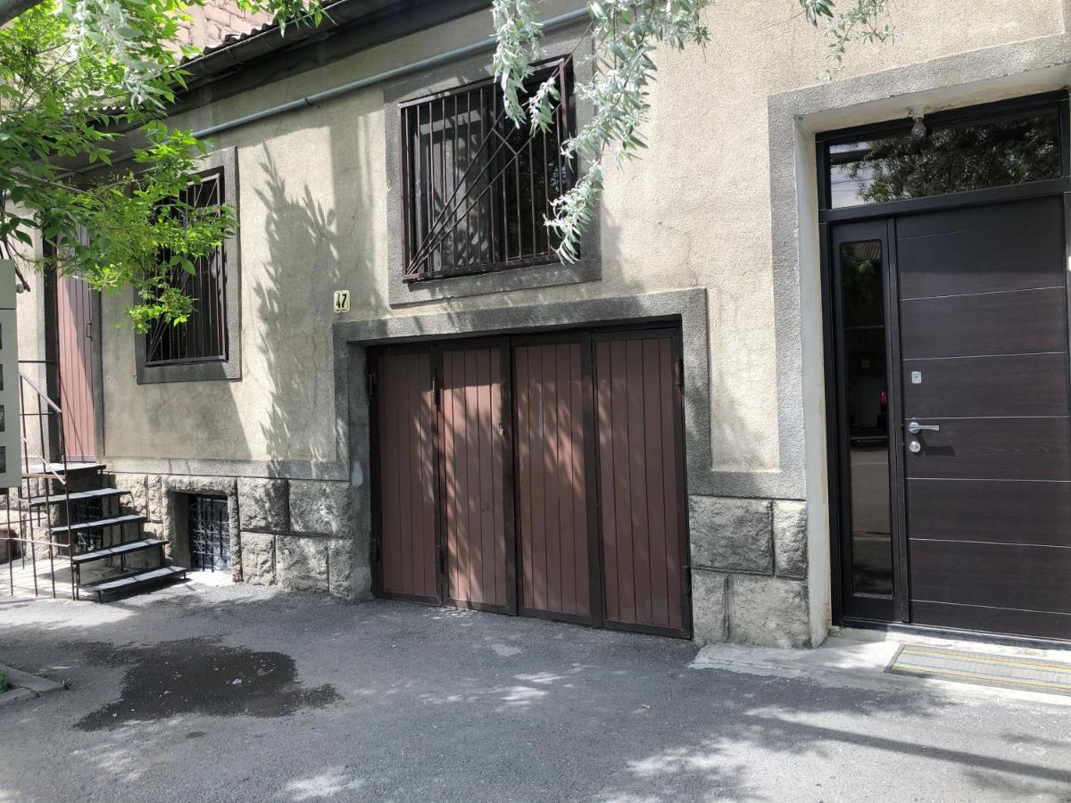 Second Room Yerevan Exterior photo